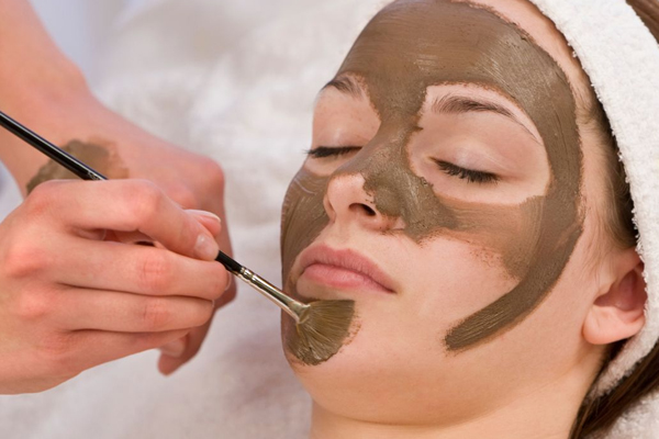 Reveal Smooth, Radiant Skin with a Deep Exfoliate Peel by Dr. Sheenam – Best Skin Doctor of India