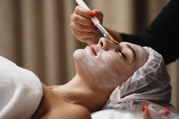 Achieve Clearer Skin with Acne Peel from Dr. Sheenam Sharma – Best Skin Doctor of Chandigarh