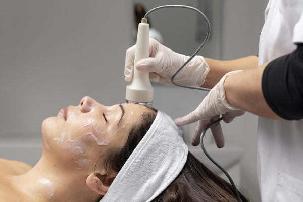 Hydrating & Glow Facials: What They Are and Who They’re For